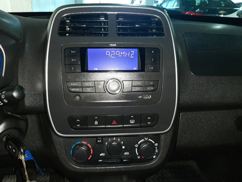 Imagem 7 de 15 de Renault Kwid 1.0 12v Sce Flex Zen Manual Completo Som Usb