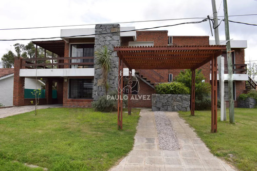 Dúplex Modernos, A Metros Del Mar . Piriapolis Balneario Ideal Para La Familia