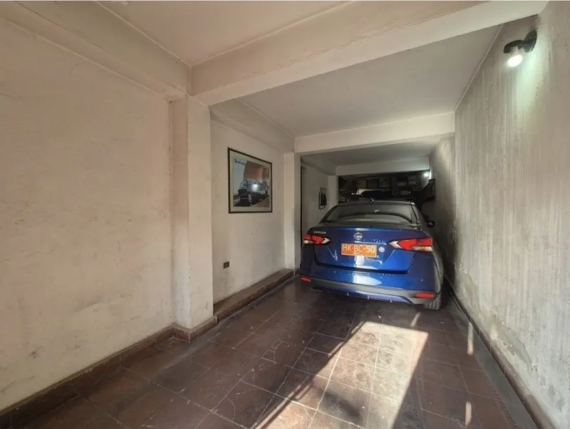 Imagen 2 de 14 de Vende Casa 6d/4b/2est Pasos Av Macul C/ Rodrigo De Araya