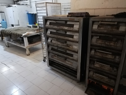 Imagen 10 de 14 de Panaderia En Plena Av Naguanagua Universidad Operativa ...diciembre ,,0424 496 01 02 Sn_lp.. 55 Mil