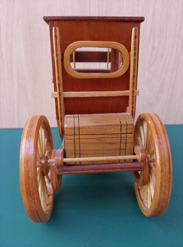 Carroza Cerrada Corta, Fabricada En Madera(estilo Siglo Xix) (Usado)