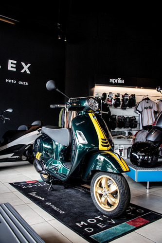 Imagen 18 de 25 de Vespa Gts Super 300 Racing Sixties Disponible Ya