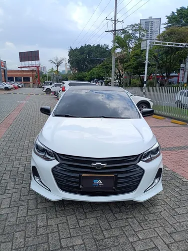Chevrolet Onix 1.0T Premier Hatch At