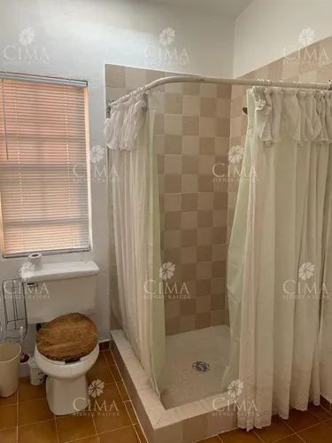 Venta Casa Jardín Con Bosque - V270