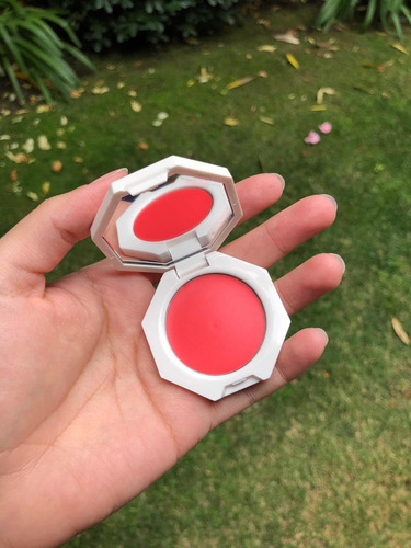 Creme Fenty Beauty Cheeks Out Freestyle 05 Morango