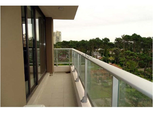 Imagen 17 de 30 de Lindisimo Edificio Ubicado A Pocas Cuadras Del Mar - Punta Del Este Roosevelt