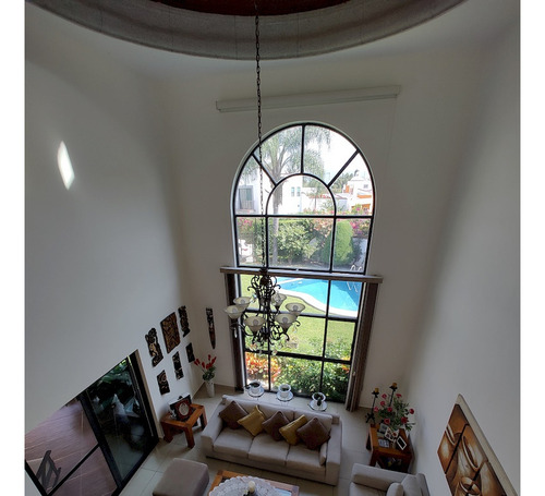 Casa Residencia En Venta En Lomas De Jiutepec.