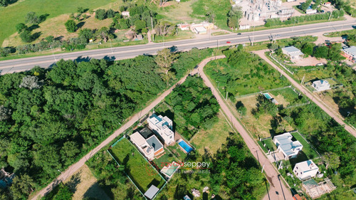 Terreno En Barrio Prossur - Rio Ceballos - A Metros De La Ruta E-53 Con Escritura Y Servicios