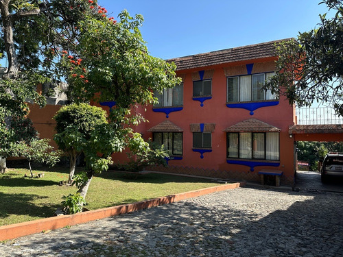 Oportunidad Casa En Centro De Cuernavaca, Entrada Por 2 Importantes Calles