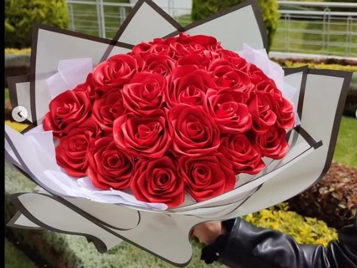 Ramo De 24 Rosas Eternas