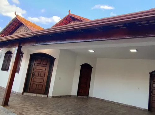 Casa Grande E Aconchegante Em Contagem - Mg