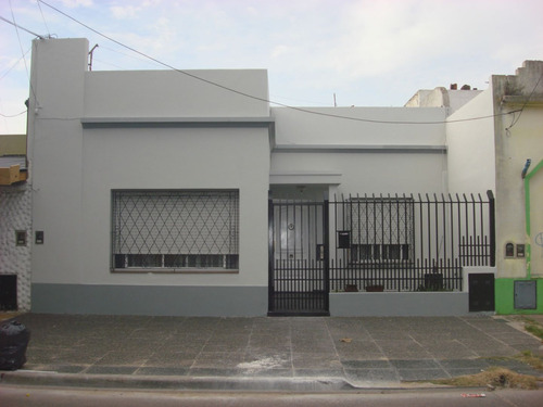 Casa En Venta En Caseros