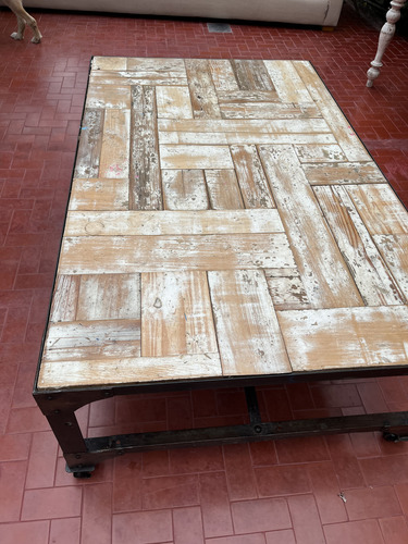 Mesa Ratona Con Ruedas De Hierro Y Madera Negro (Usado)