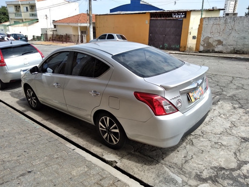 Nissan Versa 2018 1.6 16v Sl Unique Aut. 4p