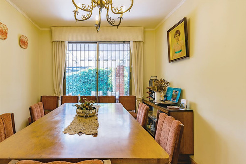 Casa Esquina, Gran Terreno, Excelente Ubicación E Inversión.