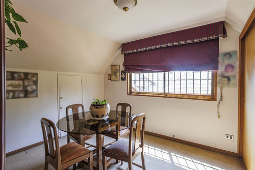 Casa En Venta De 5 Dorm., Los Dominicos, Plaza Las Condesas