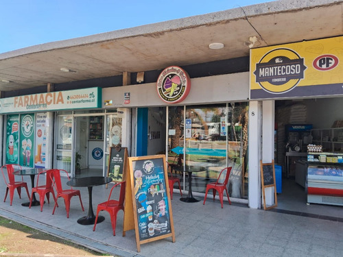 Heladería Y Cafetería En Centro De Colina, Derecho A Llaves,