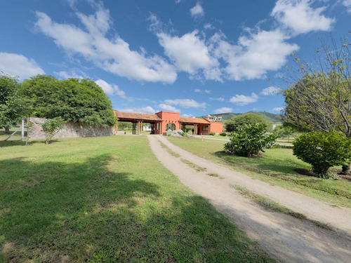 Terreno En Venta Club De Campo Las Cañadas 1264 M2