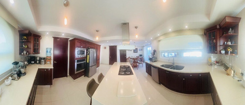 Lago De Guadalupe Vendo Señora Residencia Con Acceso Controlado