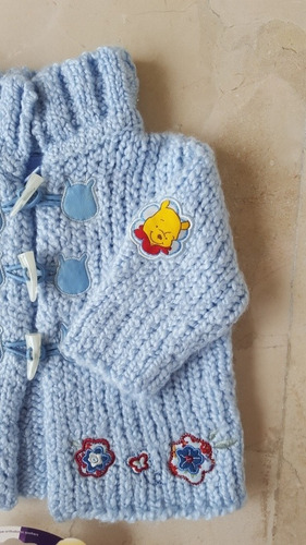 Imagen 3 de 4 de Abrigo Disney Para Bebé. Hasta 3 Meses Con Chupones.