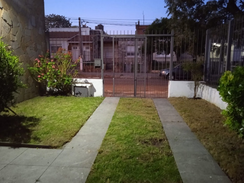 Imagen 14 de 15 de Venta De Casa En Malvin Sur 2 Dormitorios Con Renta