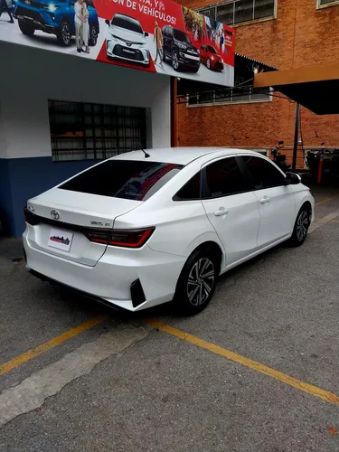 Toyota Yaris E 2024