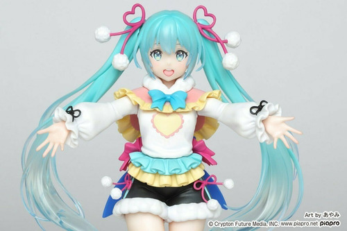 Boneca Vocaloid Hatsune Miku Winter Image Ver. Figure Taito