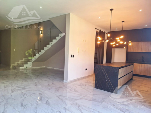 Casa En Venta En Lagos Del Sol Cancun
