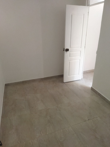 Imagen 4 de 7 de Habitacion En San Borja, Habitaciones En San Borja, En Avenida Rosa Toro Cuadra 9 Cruce Con Canada Cuadra 35, Excelente Zona Comercial Todo A La Mano