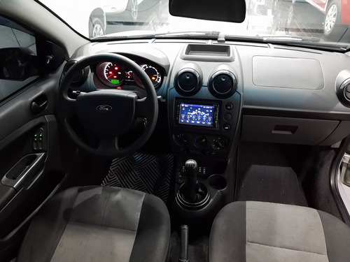 Ford Fiesta 1.0 Mpi Hatch 8v Flex 4p Manual