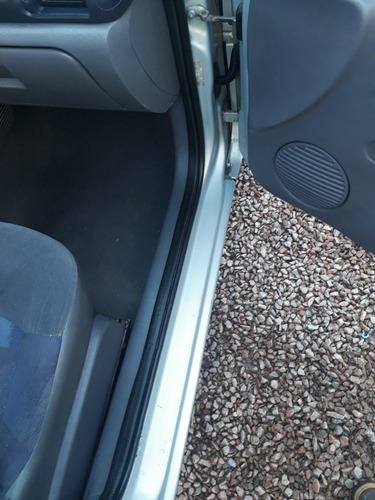 Imagem 15 de 15 de Renault Clio Sedan 2003 1.0 16v Rt 4p