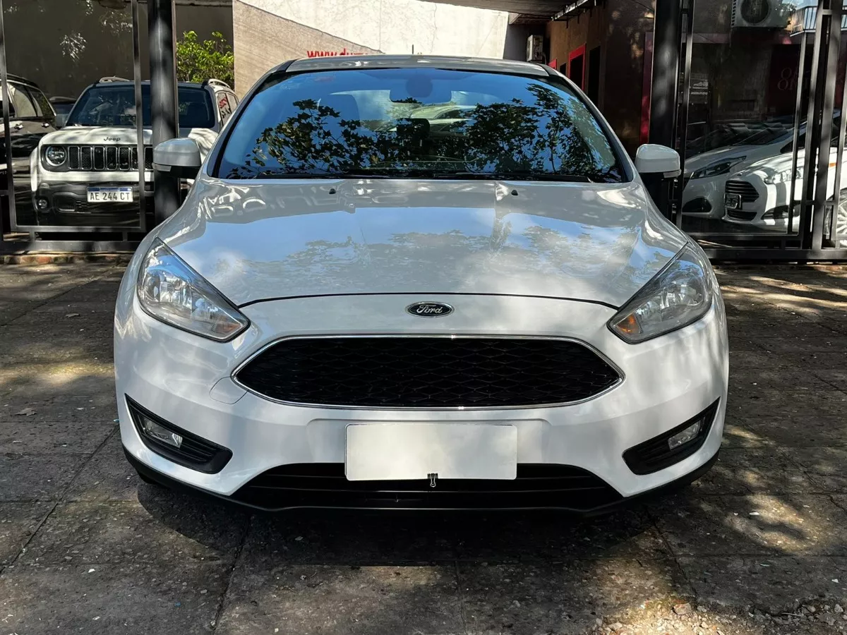 Ford Focus III 1.6 Sedan S