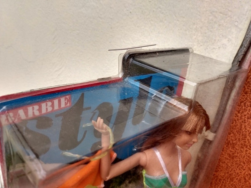 Barbie Style Castaña *rara* (Usado)