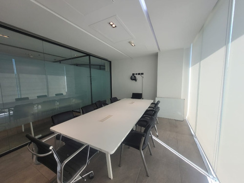 Conjunto De Modernas Oficinas Amobladas
