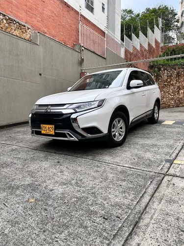Outlander 4x4 Lx 7 Puestos