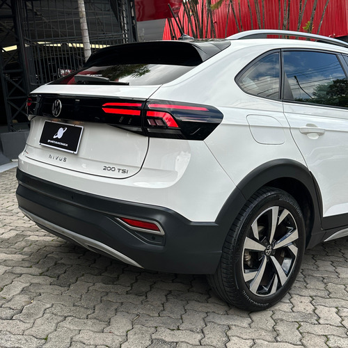 Volkswagen Nivus 1.0 200 TSI TOTAL FLEX HIGHLINE AUTOMÁTICO