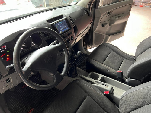 Imagen 11 de 13 de Toyota Hilux 4x4 Cd Dx 2.5 Td - 244.000 Kms - Año 2005