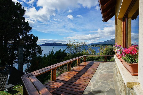 Casa Con Costa De Lago, Excelente Sobre Lago Nahuel Huapi. Renta Con 2da Propiedad.