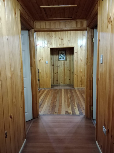 Exclusiva Residencia De 350 M² Con Piscina Y Quincho.
