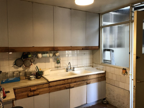Casa En Venta De 5 Dorm. En Ñuñoa