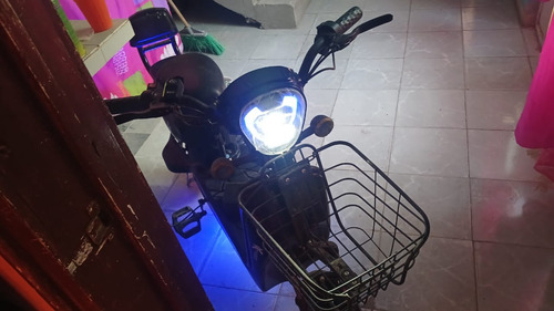 Luces Azules En La Parte De Abao