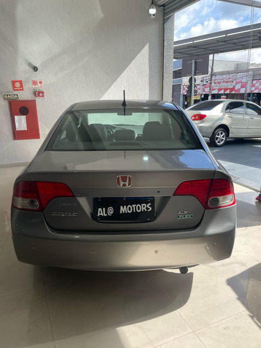 Honda Civic 1.8 Lxs Flex Aut. 4p