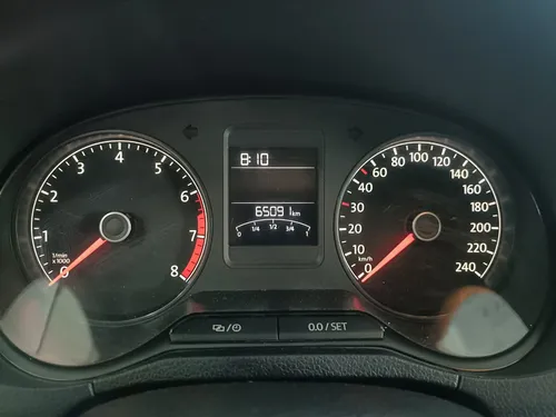 Volkswagen Polo 5p L4/1.6 Man