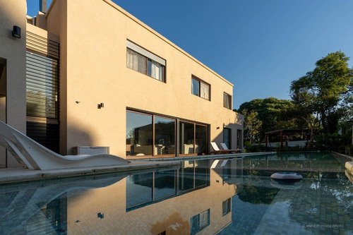 Importante Casa En Venta Las Lomas-santa Rita! Moderna E Impecable!