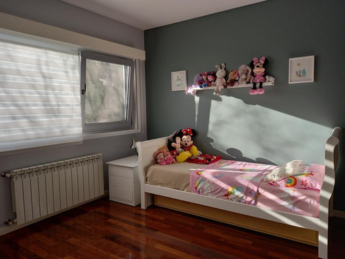 Sensacional Casa Moderna, Super Luminosa Y Con Ambientes Amplios.