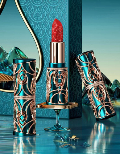 Labial De Flores Talladas Labial Matte Rojo Fenix