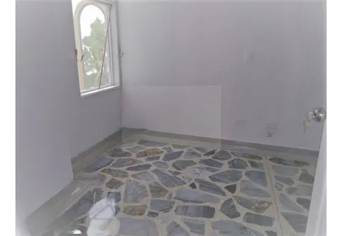 Apartamento Primer Piso En Simón Bolivar