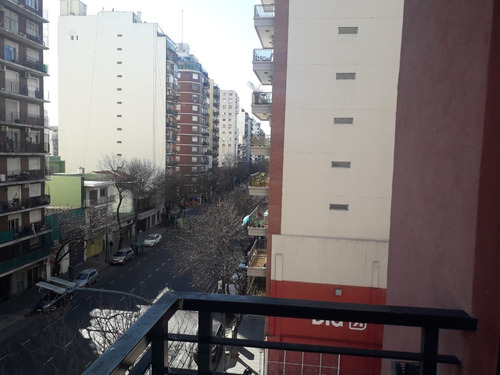 Alquiler Temporario Monoambiente, Muy Luminoso Dueño Directo, Alquiler Por Dia , Mínimo 3 Dias, Cerca Hospitales Milstein, Garrahan, Fundacion Favaloro, Cerca De Subte H Y E, Cochera Optativa