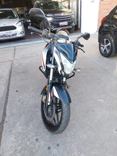 Imagen 6 de 16 de Bajaj Rouser