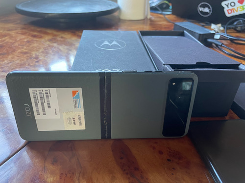 Motorola Razr 40 Gris Mate 256 Gb 8 Gb Ram Igual A Nuevo Gris (Usado)